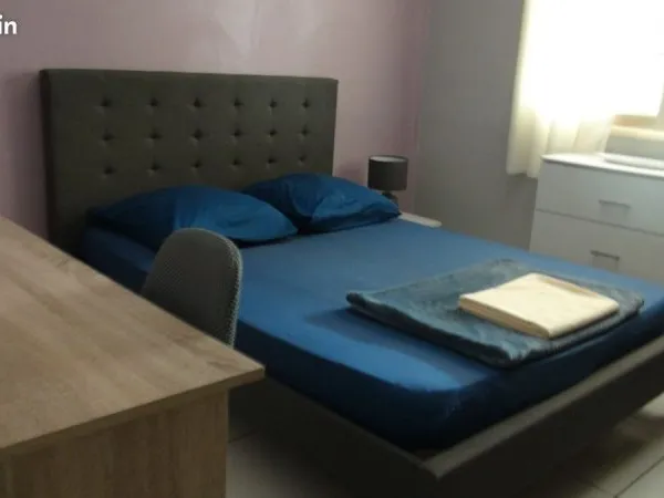 COLOCATION CHAMBRE dans MAISON SAINTE-CLOTILDE 500, libre en mai 2026