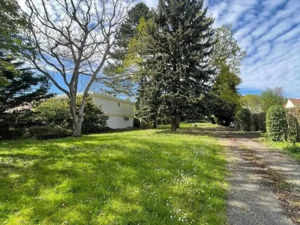 Terrain constructible 600 m²
