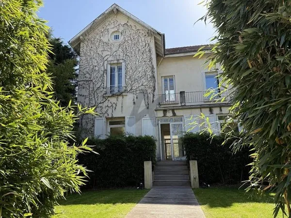 Maison 6 pièces 200 m²
