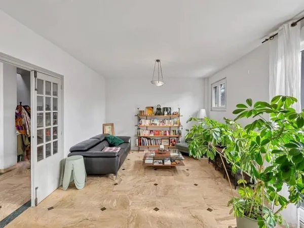 Maison 7 pièces 196 m²