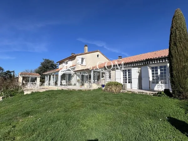 3%. COM IMMOBILIER À CHAUVIGNY VILLA VUE EXCEPTIONNELLE