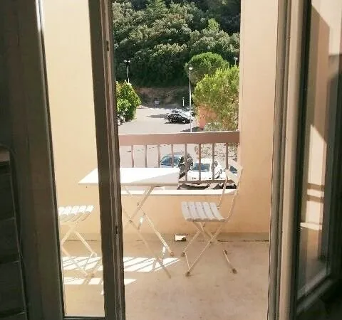 Location Studio 18 m2 + balcon meublé wifi Lamalou les bains