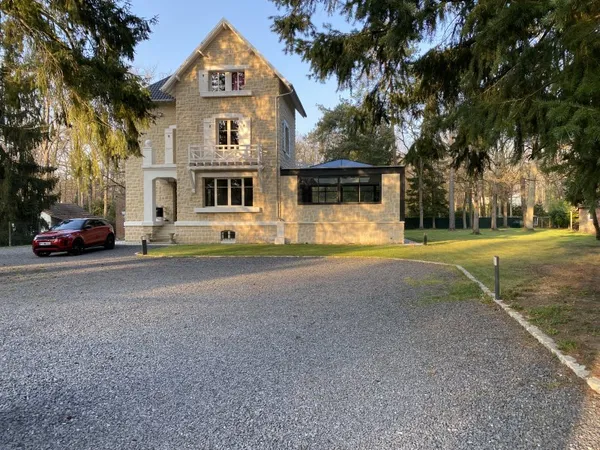 Vends maison 11 pièces 5 chambres de 260m² à Lamorlaye (60)