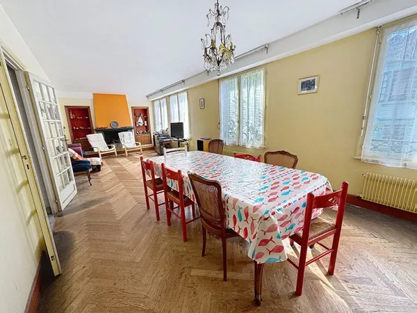 Maison 11 pièces 196 m²