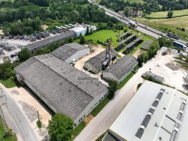 GRAND LOCAL D'ACTIVITE DE 5188 M² VISIBILITE DIRECTE DEPUIS L'AUTOROUTE