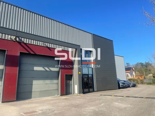 Local industriel 420 m²