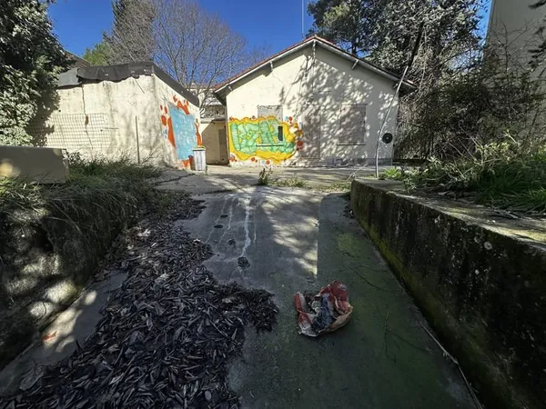maison de ville années 60 à renover (100%) ,sur 400m2