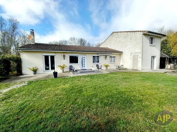 Maison spacieuse avec jardin fruitier à 5min de Lesparre !