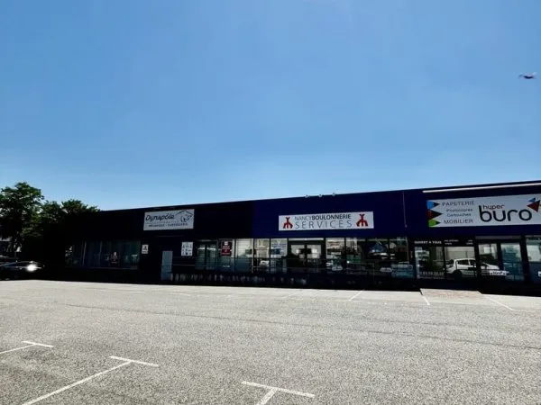 Immeuble industriel 760 m²
