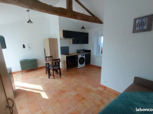CENTRE BOURG de Froidfond Studio 25M2 meublé refait à neuf