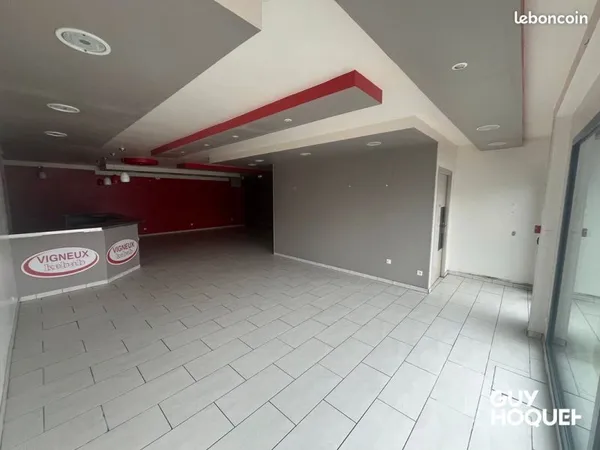 Local commercial 106 m² VIGNEUX DE BRETAGNE
