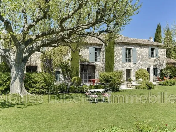 Maison 10 pièces 410 m²