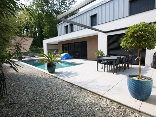 EN EXCLUSIVITE MAISON CONTEMPORAINE EXCEPTIONNELLE