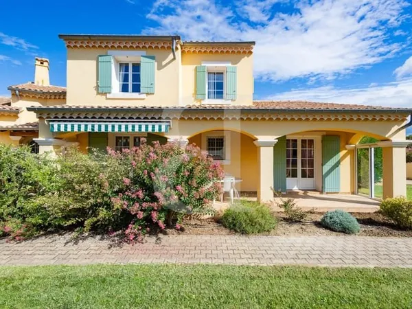 Maison avec terrain attenant à Valréas en Exclusivité.
