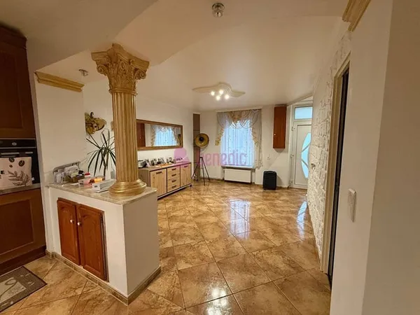 Maison 7 pièces 140 m²