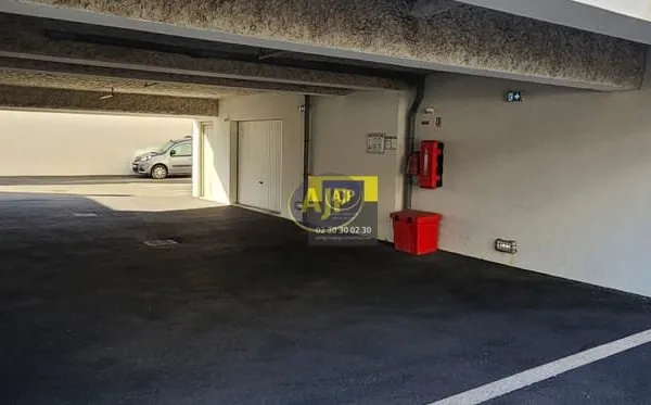 Parking / box saint gilles croix de vie