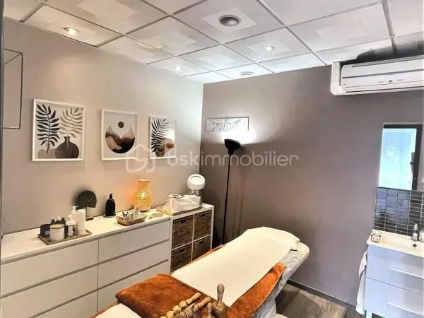 Local esthétique 45 m²