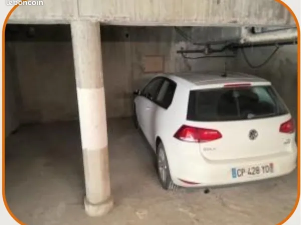 Parking/Box couvert