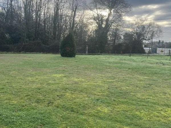 Joli terrain sur la commune de Moulis en Médoc de plus de 680 m2