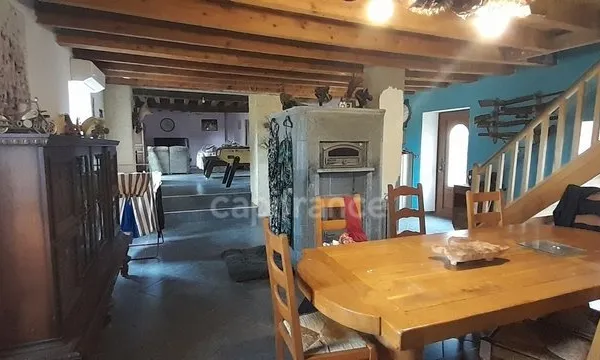 Superbe longère 269m² avec piscine et dépendances sur 1,5 Hectare