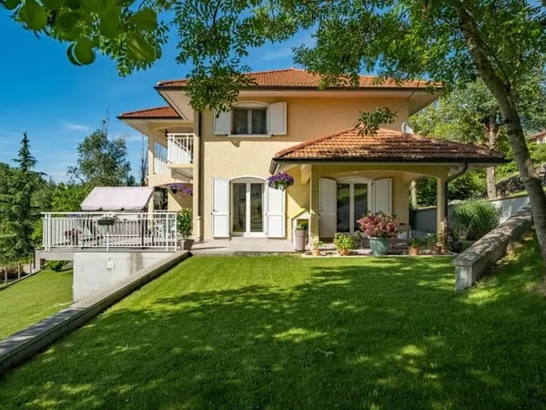 Maison 7 pièces 220 m²
