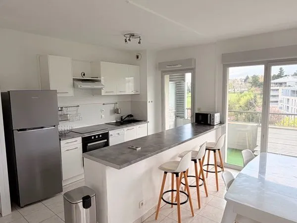Appartement T3 meublé avec terrasses et parking