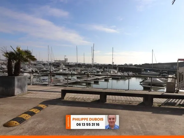 CESSION DROIT AU BAIL BOUTIQUE VETEMENT FACE PORT DE ROYAN