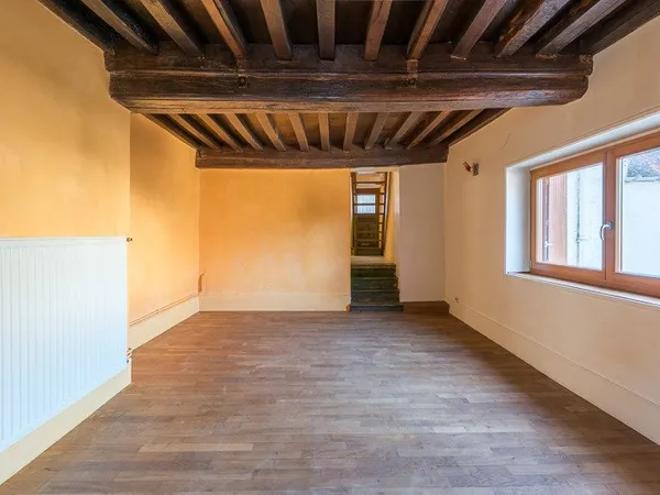Appartement T2 en duplex loué - Proximité centre-ville de Nuits-Saint-Georges