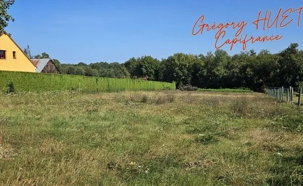 Terrain constructible à VALAILLES (27)