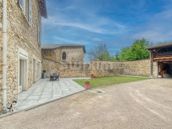 Maison 11 pièces 210 m²