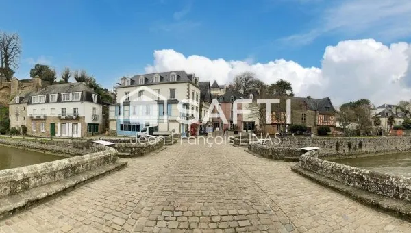 ---SOUS-OFFRE--- Immeuble avec 3 T2 et un jardin clos au coeur de St Goustan et à 350m du centre-vil