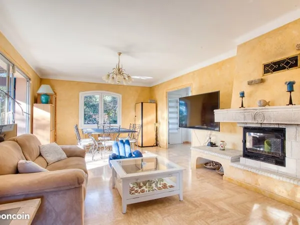 Superbe villa 5 pieces st raphael quartier calme et proche centre ville