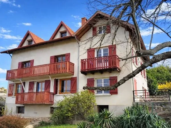 Propriété 13 pièces 251 m²