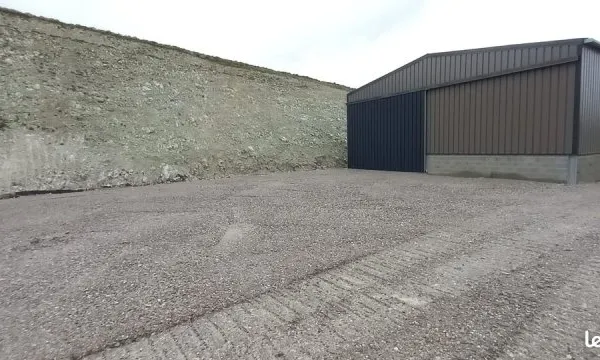 Local Dépôt hangar
