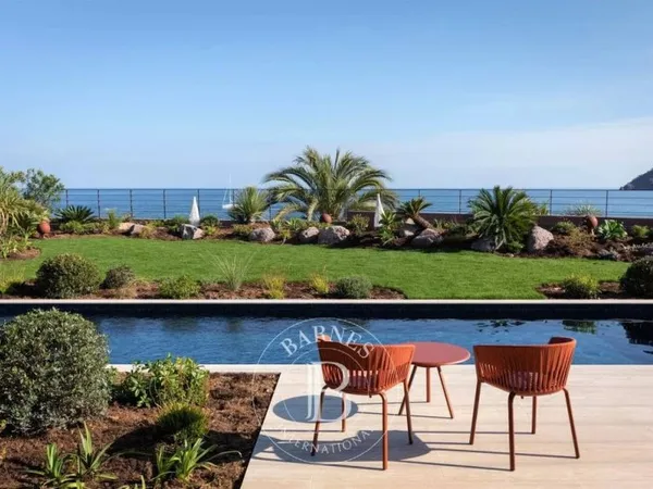 Villa 5 pièces 465 m²