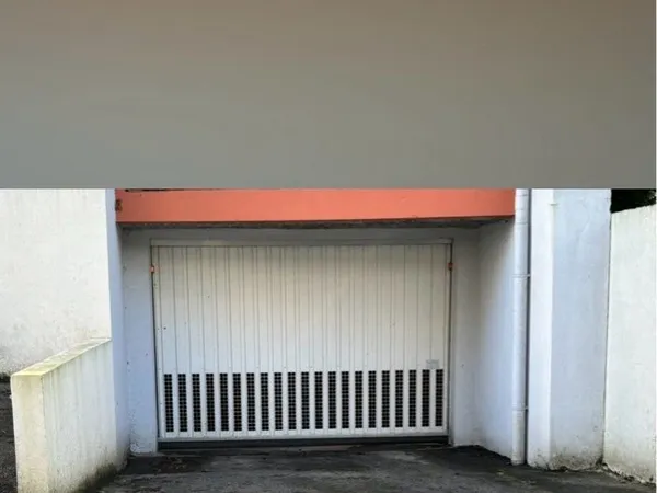 Loue place de parking privative en sous sol sécurise