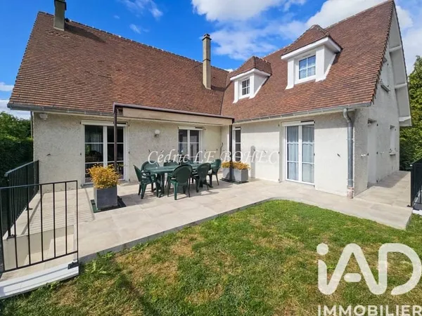 Maison 8 pièces 198 m²