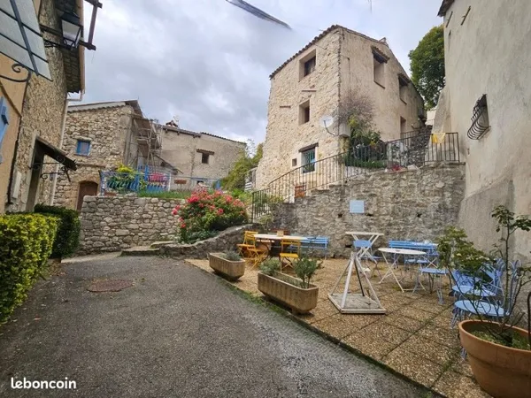 Maison de village en pierre, cave