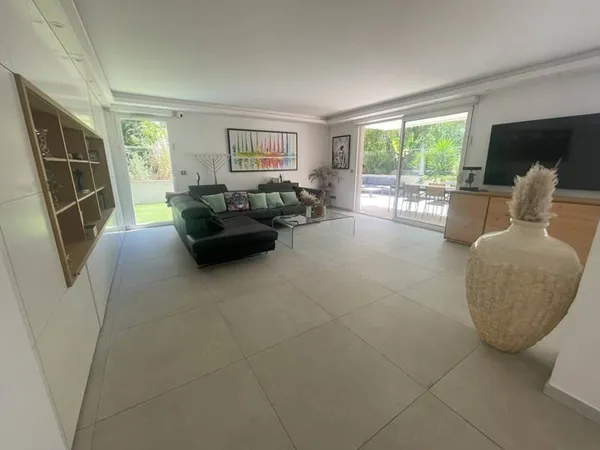Appartement 6 pièces 140 m²