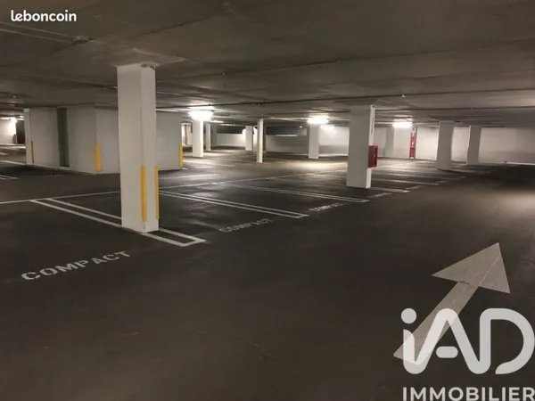Parking/box Lyon