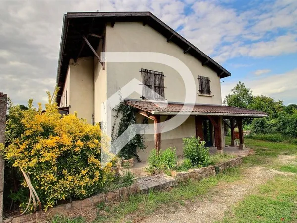 SAVIGNEUX -Maison 6 pièces 133 m²