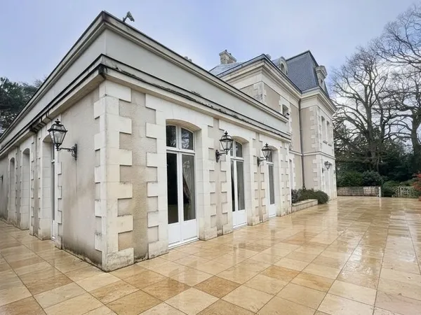 Et si le luxe, c'était de posséder 1,2 hectare de forêt en plein centre-ville ?