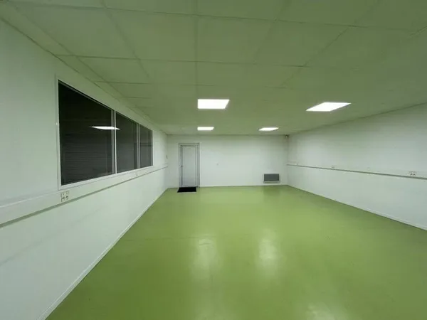 Entrepôt 580 m²