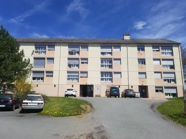 SORNAC - Appartement 1 Chambre - Chauffage compris - Environnement calme