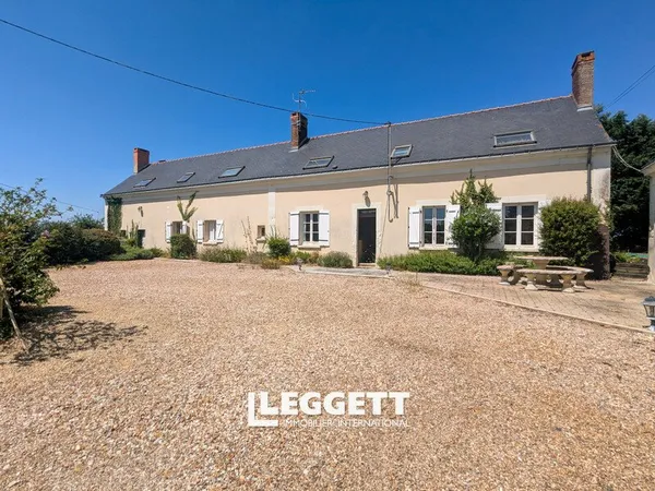 Maison 17 pièce(s), NOYANT-VILLAGES