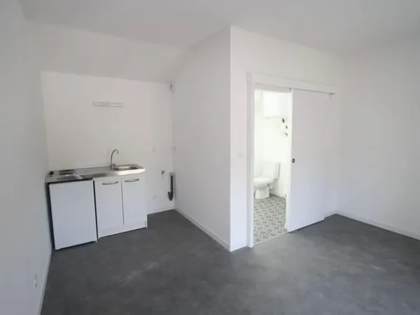 STUDIO À Louer - POITIERS
