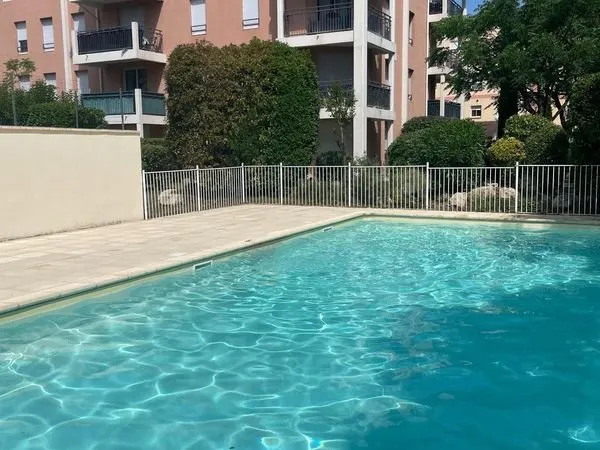 Appartement avec place parking Carpentras poche Leclerc