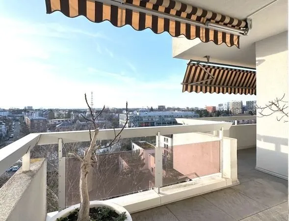 Strasbourg - orangerie prox. Parc et institutions europeennes - superbe appartement en etage eleve -