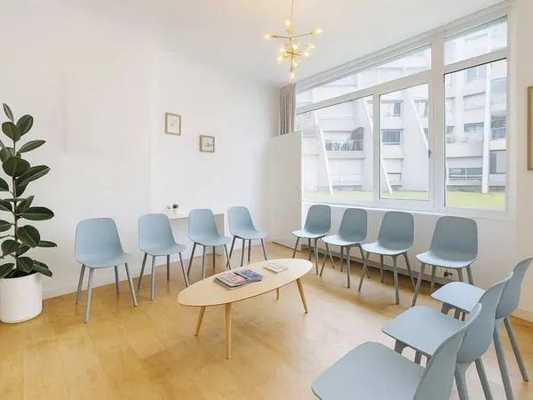 Bureau 5 pièces 122 m²