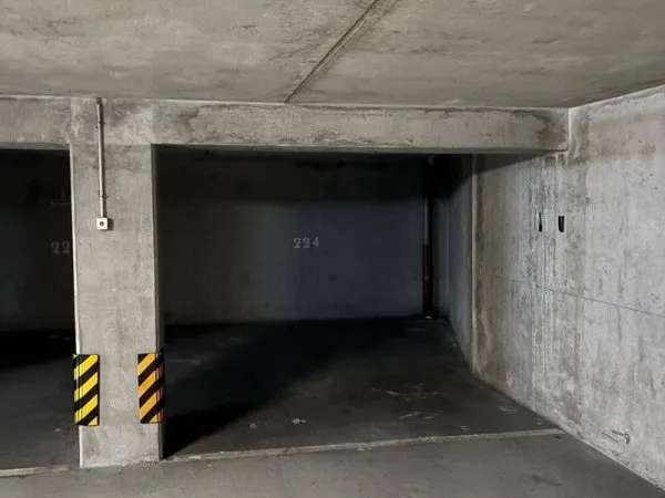 Parking 12 m²